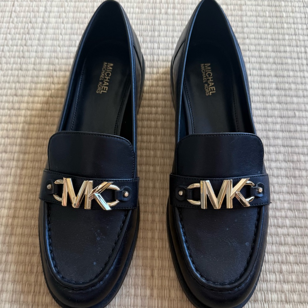 Authentic Michael Kors Black Leather Loafers (Size 8M)